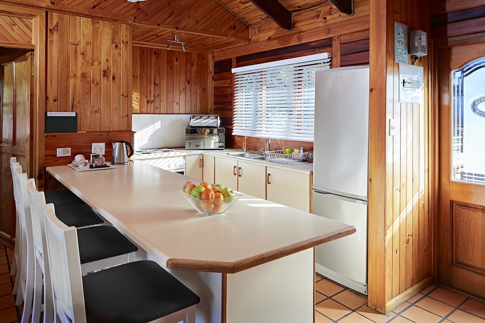 KNYSNA RIVER CLUB - KNYSNA 59/76