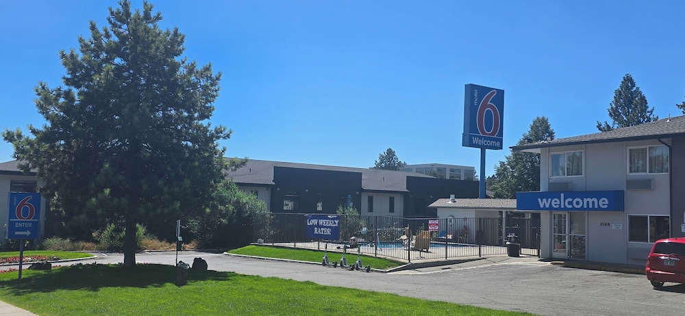 Motel6 Spokane, WA - West 26/30
