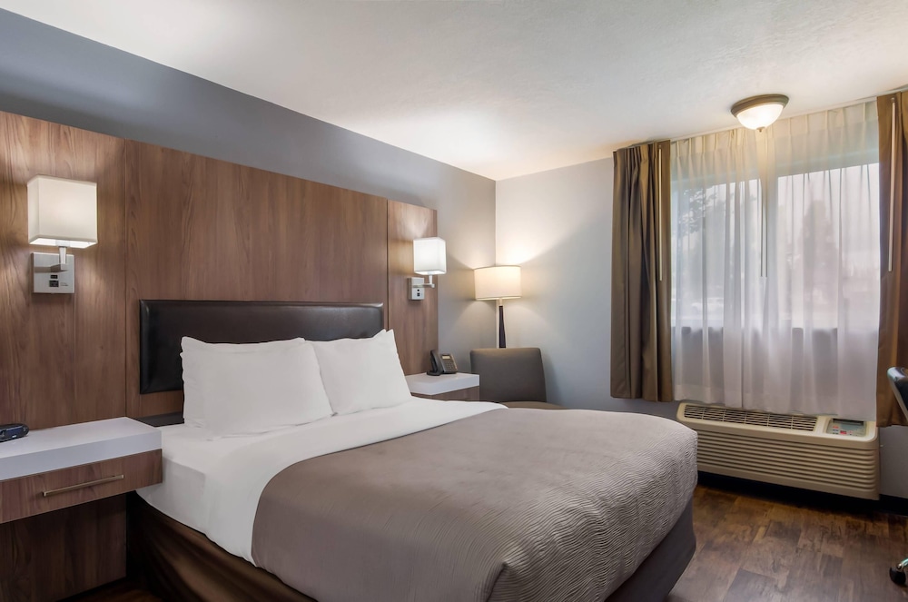 غرفة بسرير كوين لذوي الإعاقة، Quality Inn & Suites Silverdale Bangor-Keyport 2/8