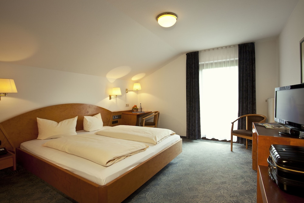 PARKHOTEL SONNENHOF 5/33
