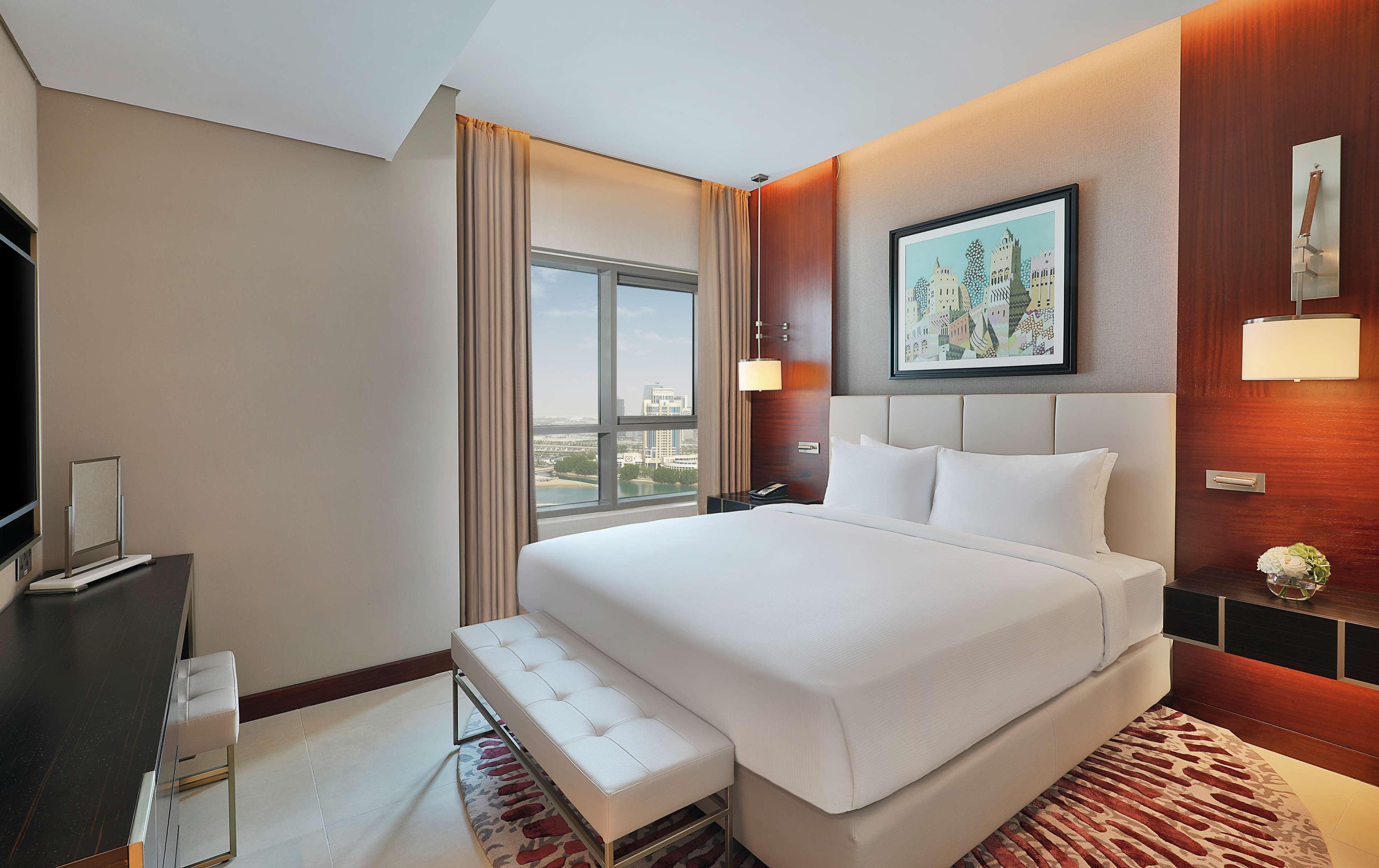 1 BEDROOM, SUITE, PARTIAL SEA VIEW