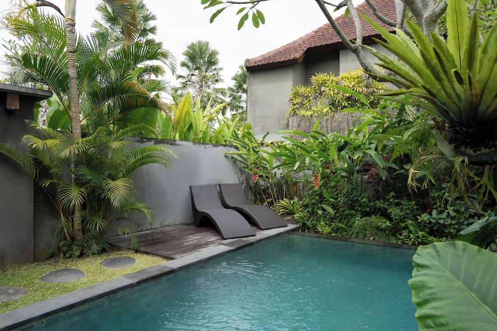 JAPA Suites and Villas 73/91