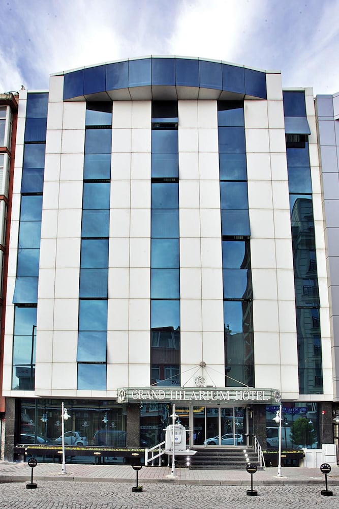 Grand Hilarium Hotel 2/68
