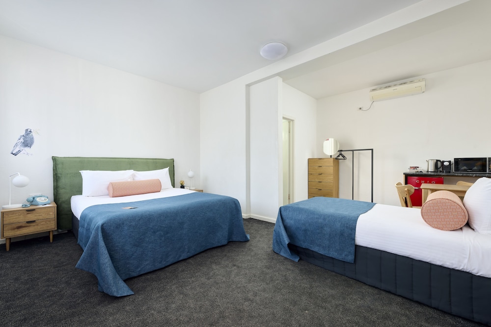 ROOM, TRIPLE