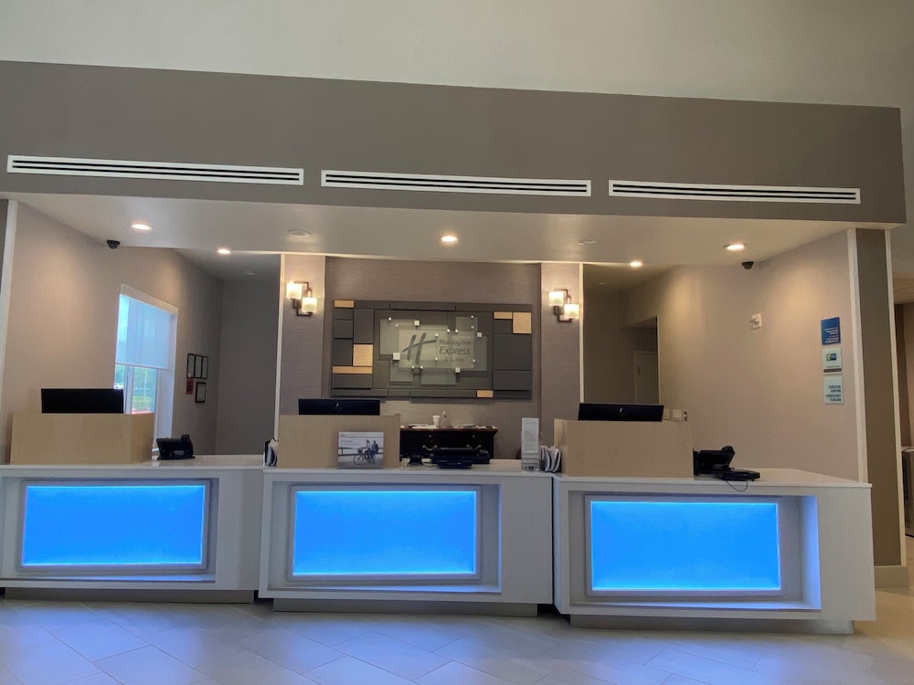 Holiday Inn Express Hotel And Suites Beaumont Oak Valley 8/66