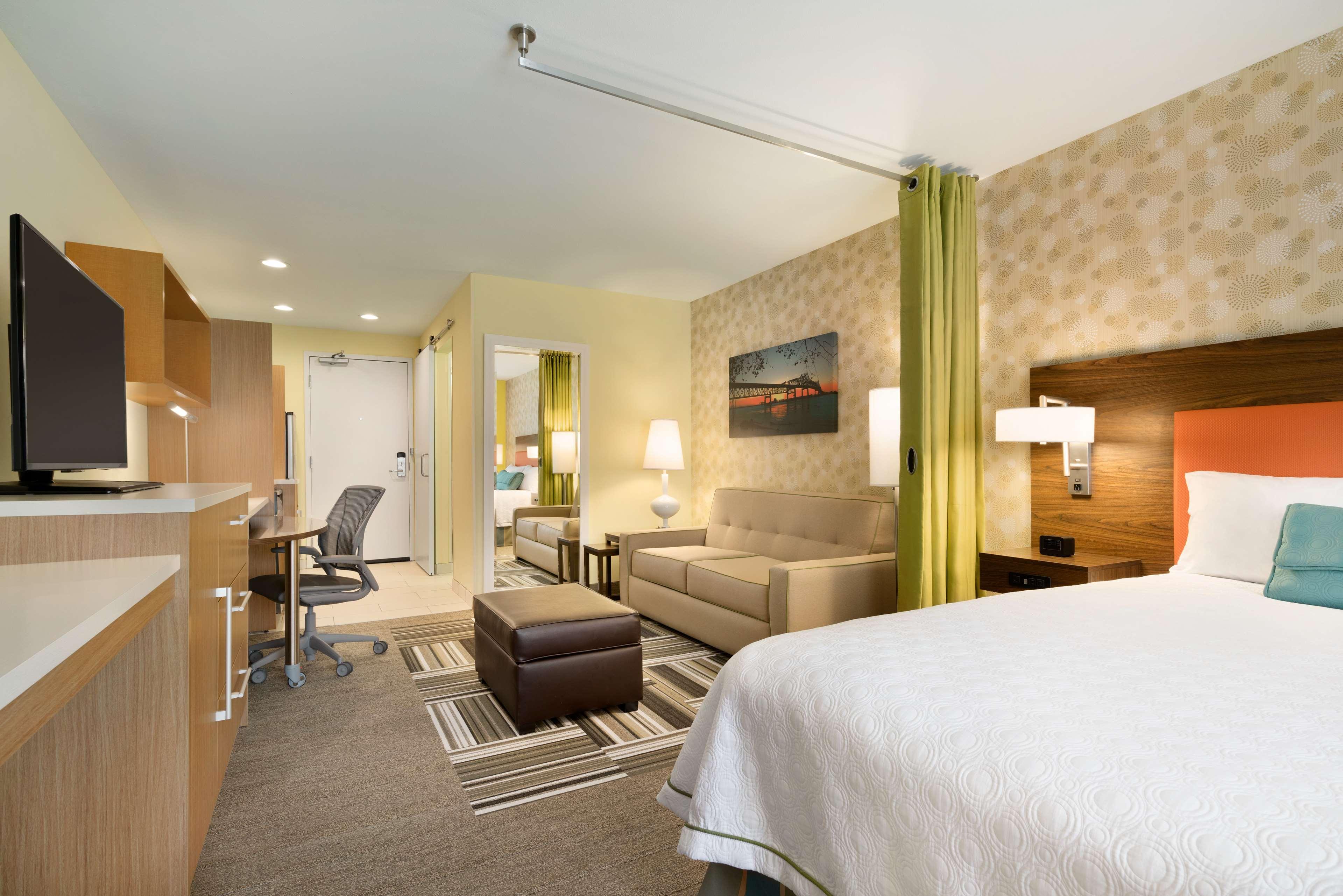 STUDIO, SUITE, KING BED, ACCESSIBLE