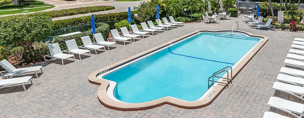 Marco Beach Vacation Suites 30/73