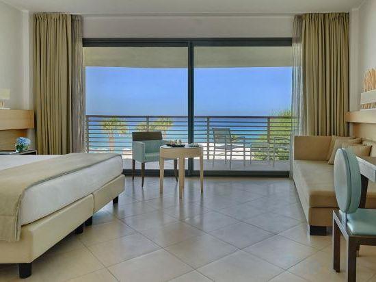 Deluxe, Double Bed
