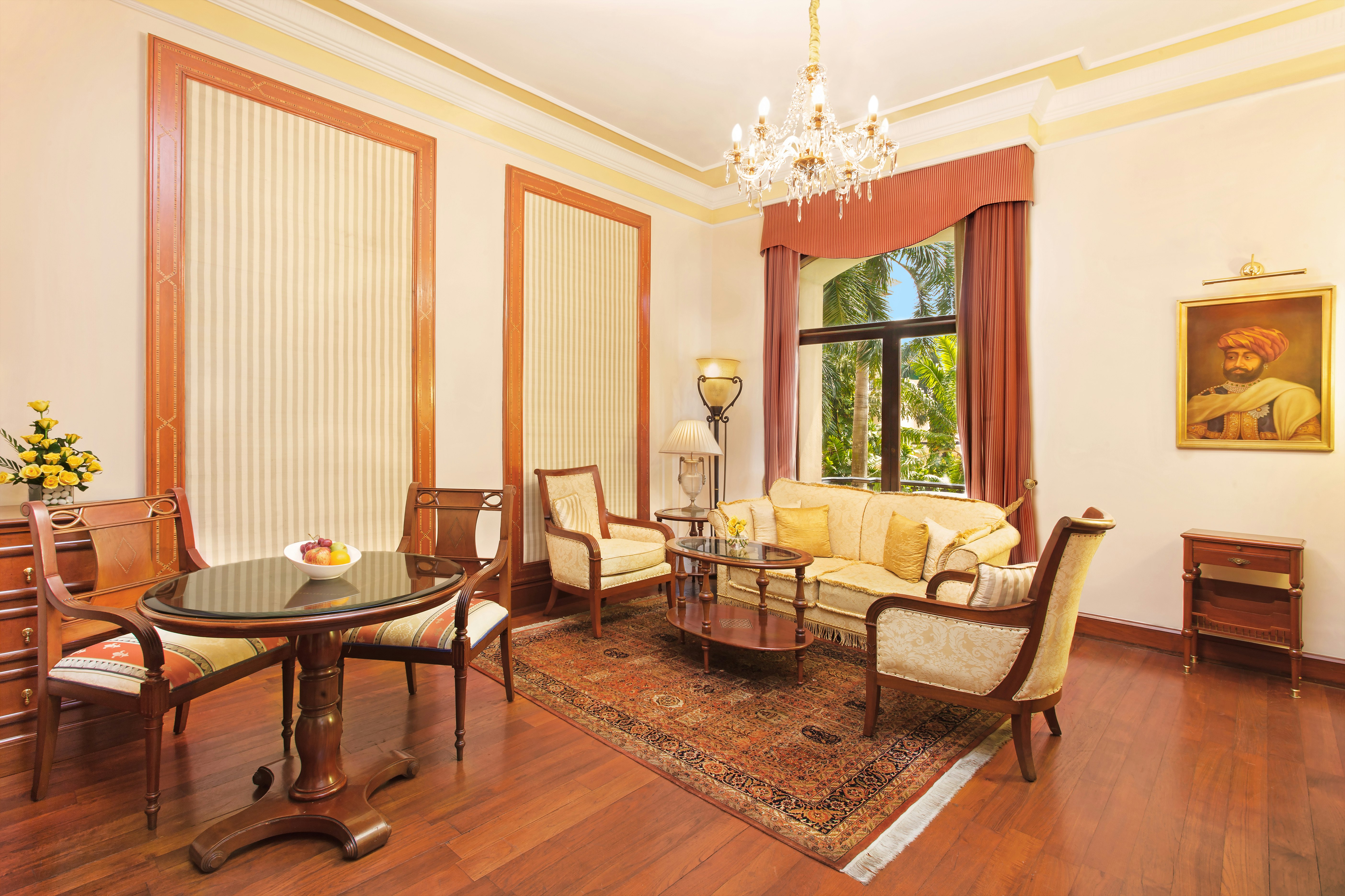 THE OBEROI GRAND 53/81