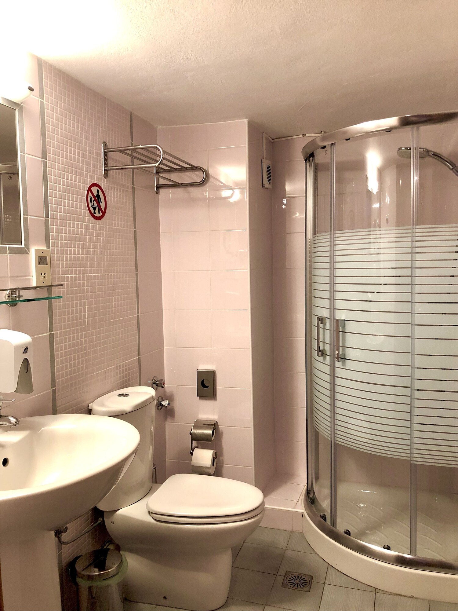 غرفة قياسية بسرير مزدوج بإطلالة على البحر، Karteros Hotel 4/4