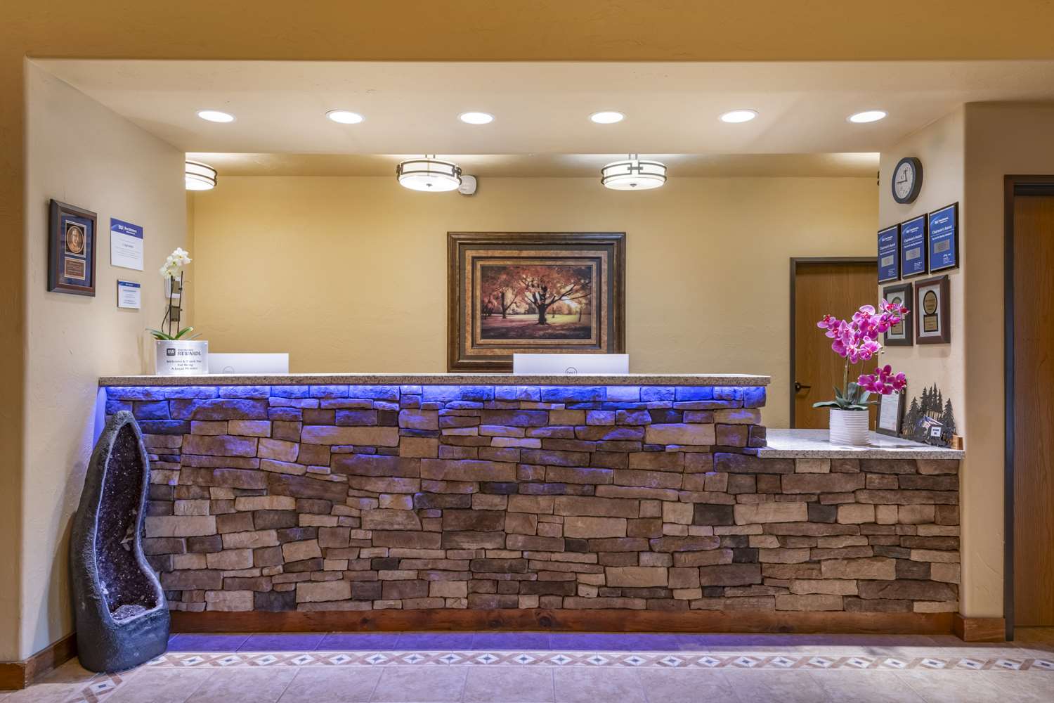 Best Western Devils Tower Inn 4/16