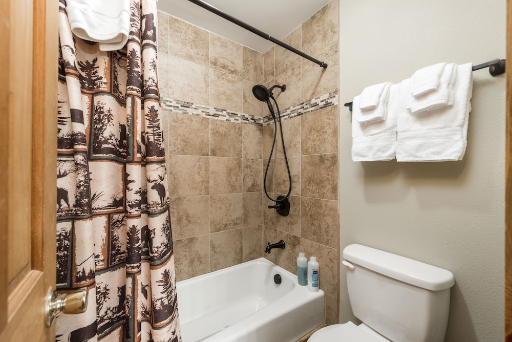 4 Seasons Inn on Fall River 68/76