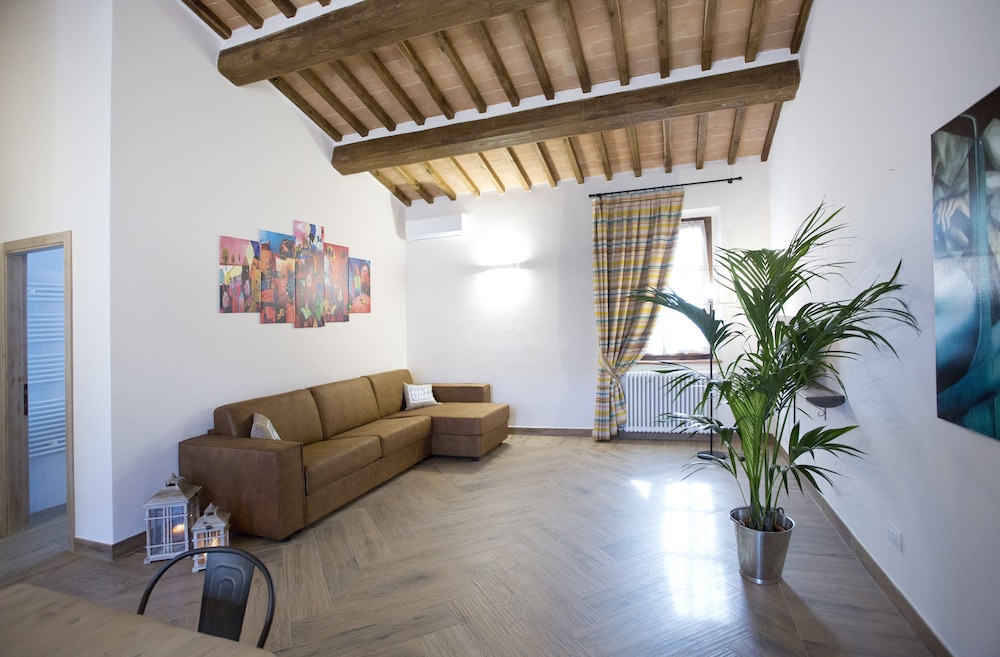 Agriturismo San Galgano 25/50