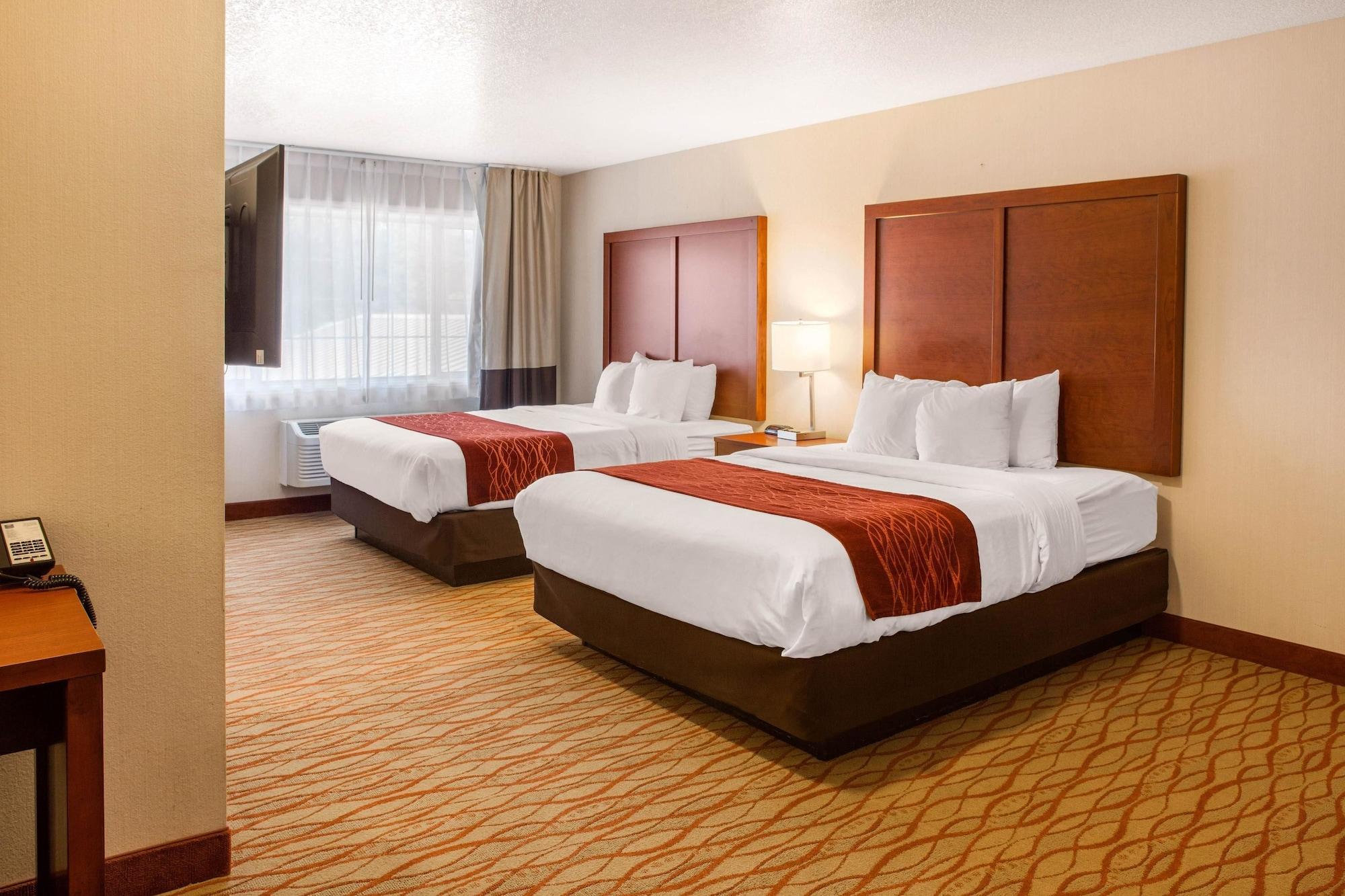 Deluxe, Multiple Beds، Comfort Inn Mount Shasta Area 4/8