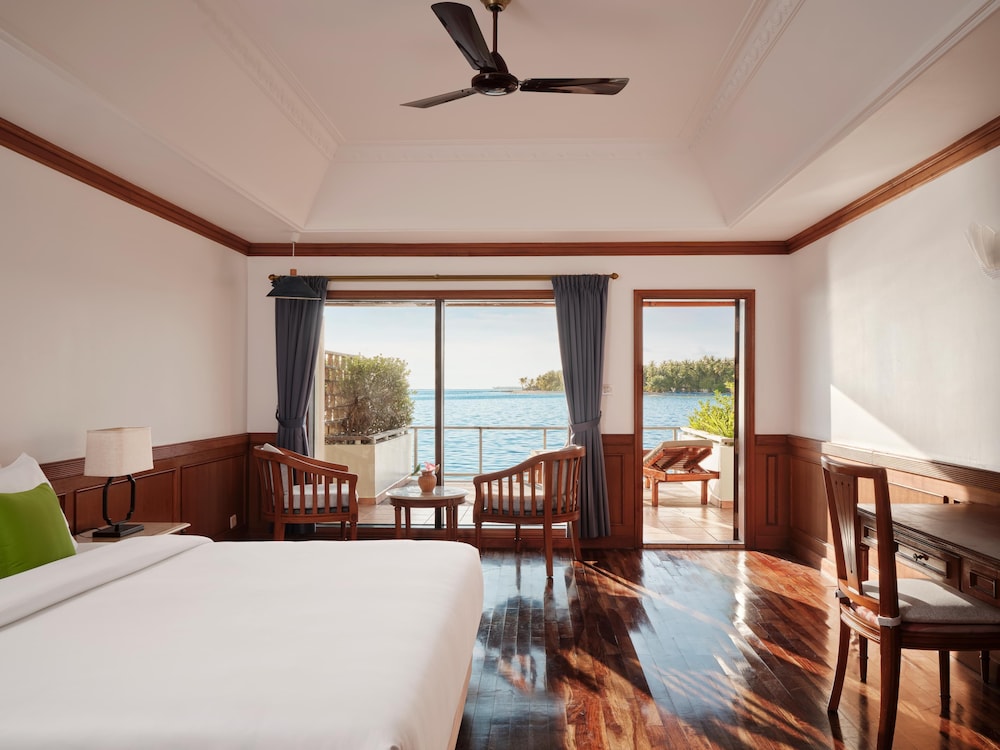 Water Villa, Sunset, Executive, Suite, Double Bed