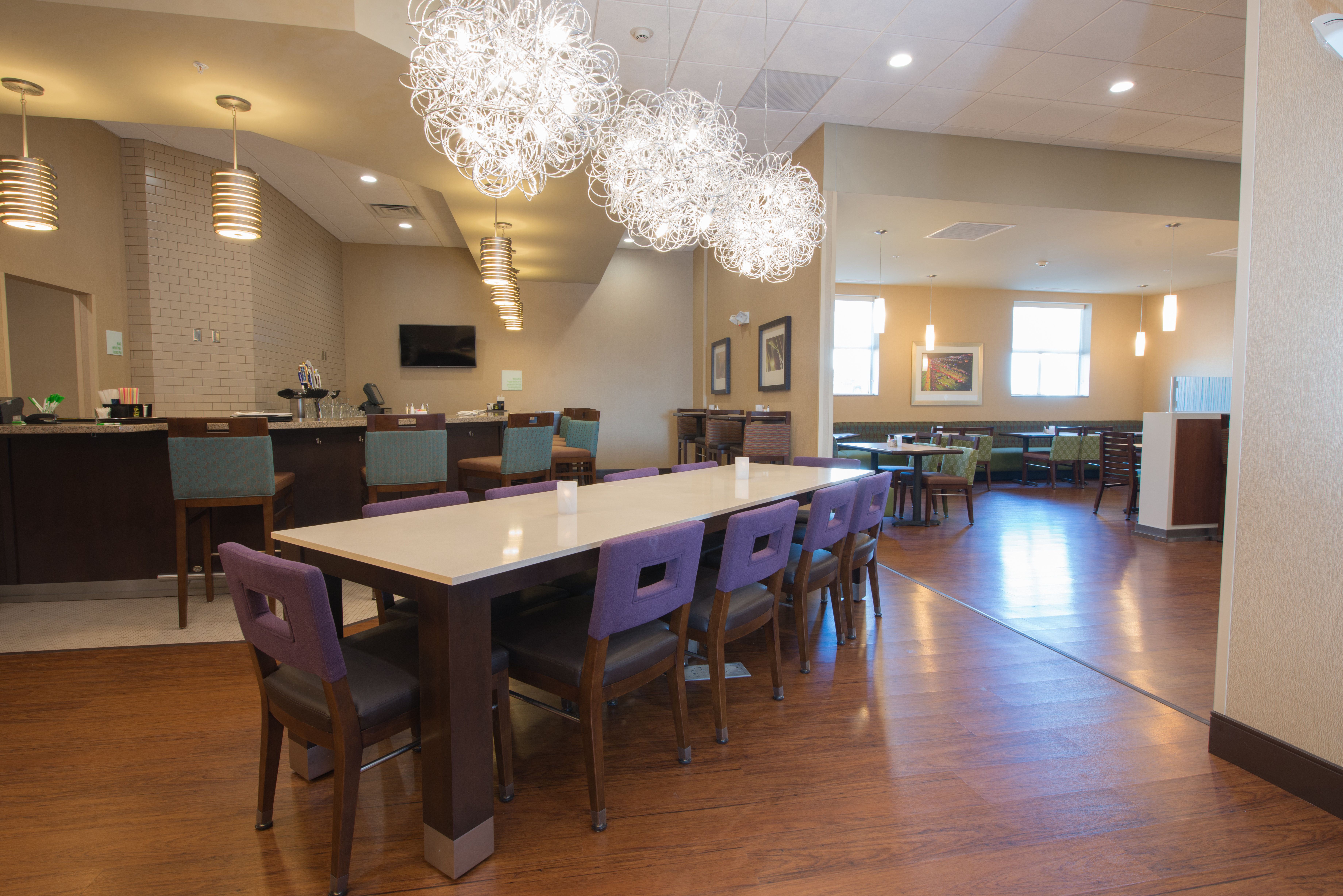 Holiday Inn Bismarck 53/70