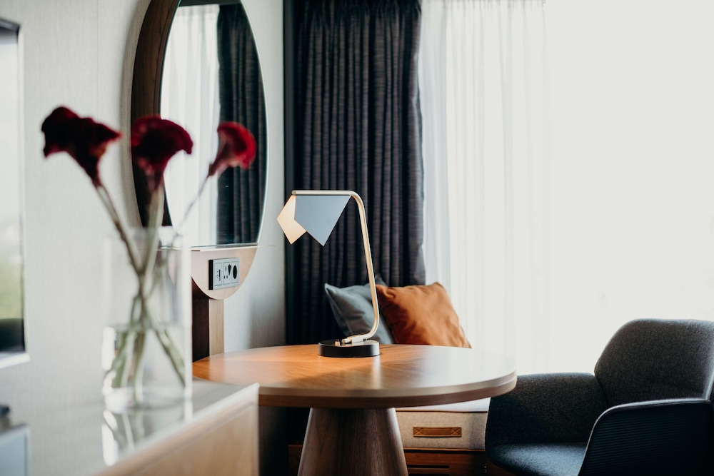 Hilton Frankfurt City Centre 76/88