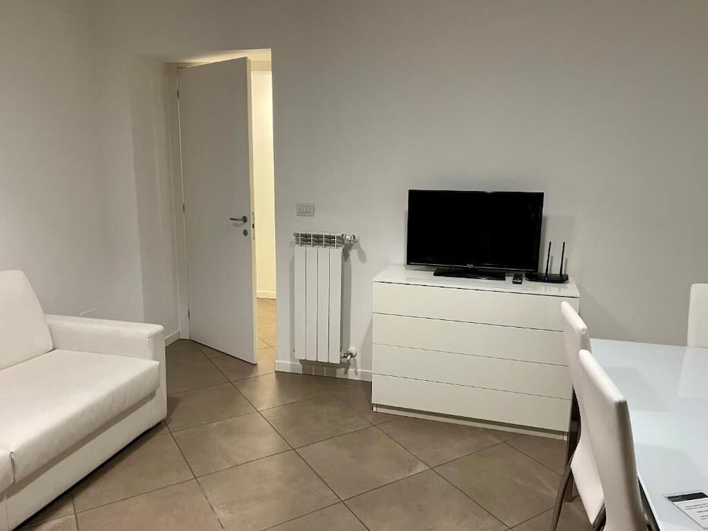 Easy Milano Rooms And Apartments Navigli 15/46