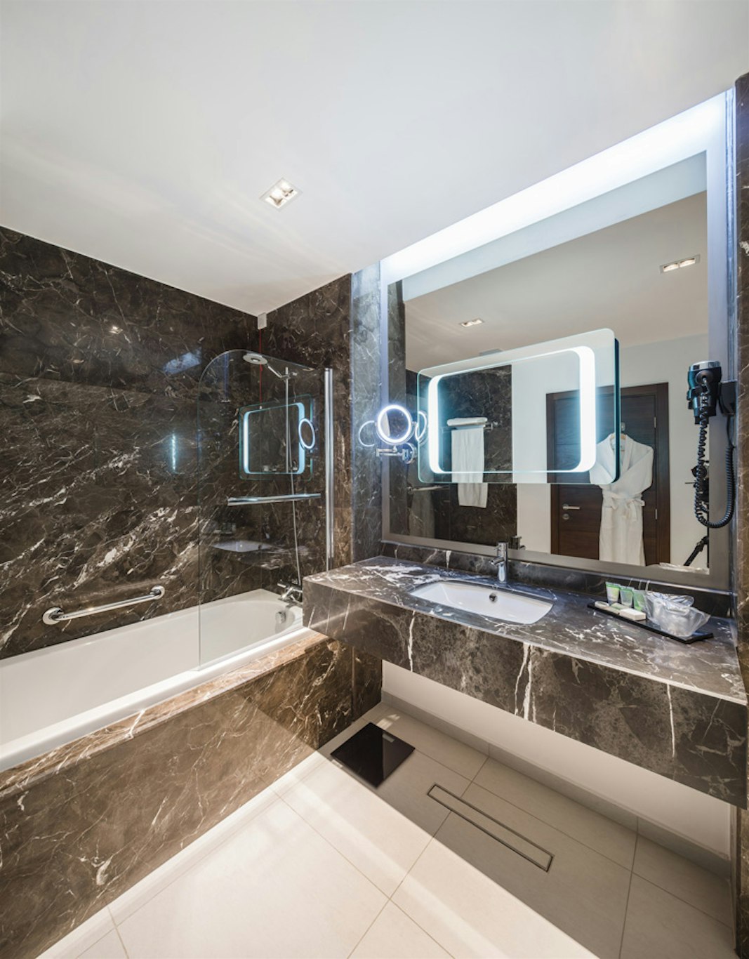 Sky Blue Hotel Spa 55/55