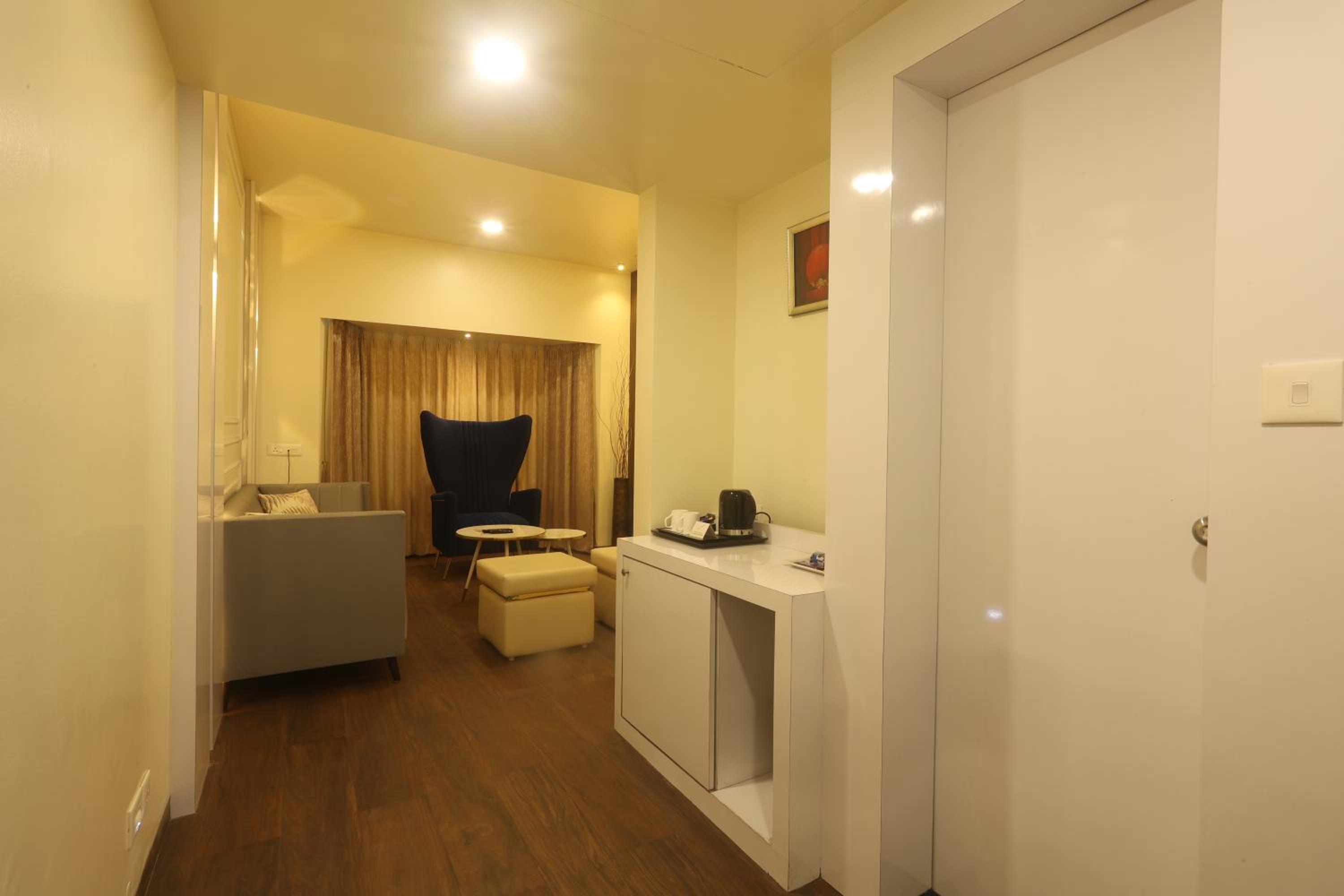 Oyo Premium Deccan Apte Road 26/55