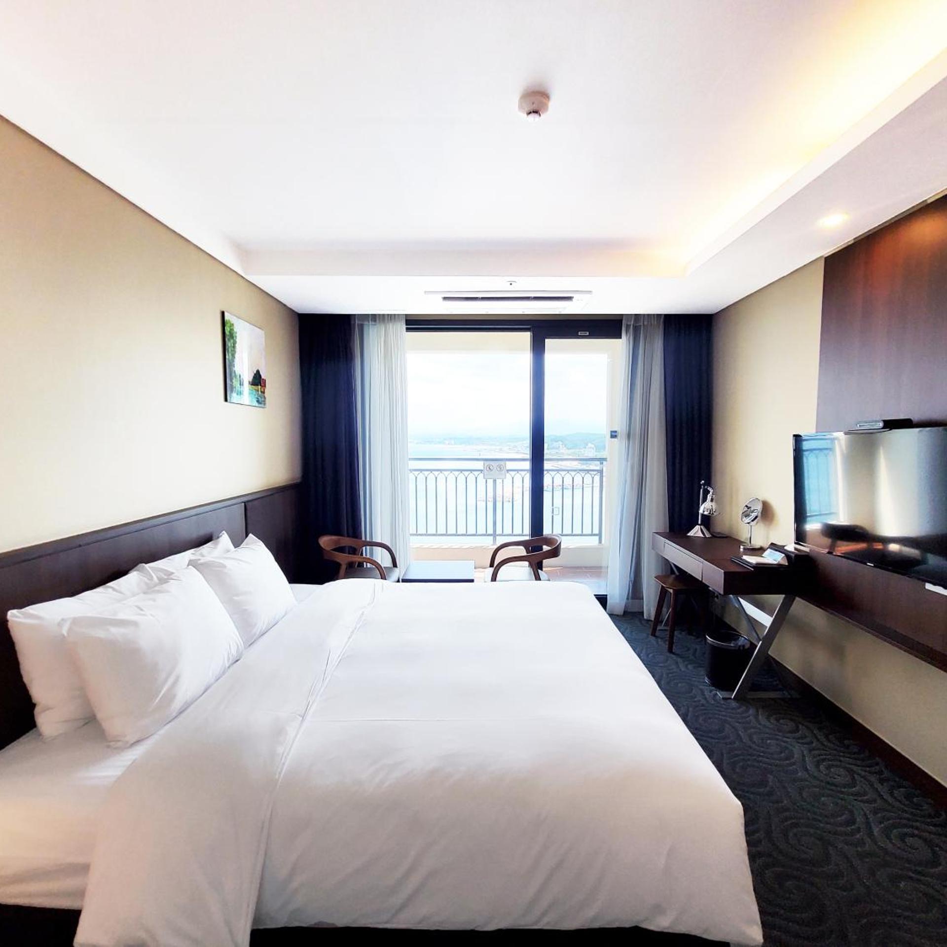 Ocean, Deluxe, Double Bed, Harbour View