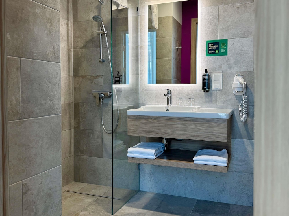Ibis Styles Warszawa City 75/75