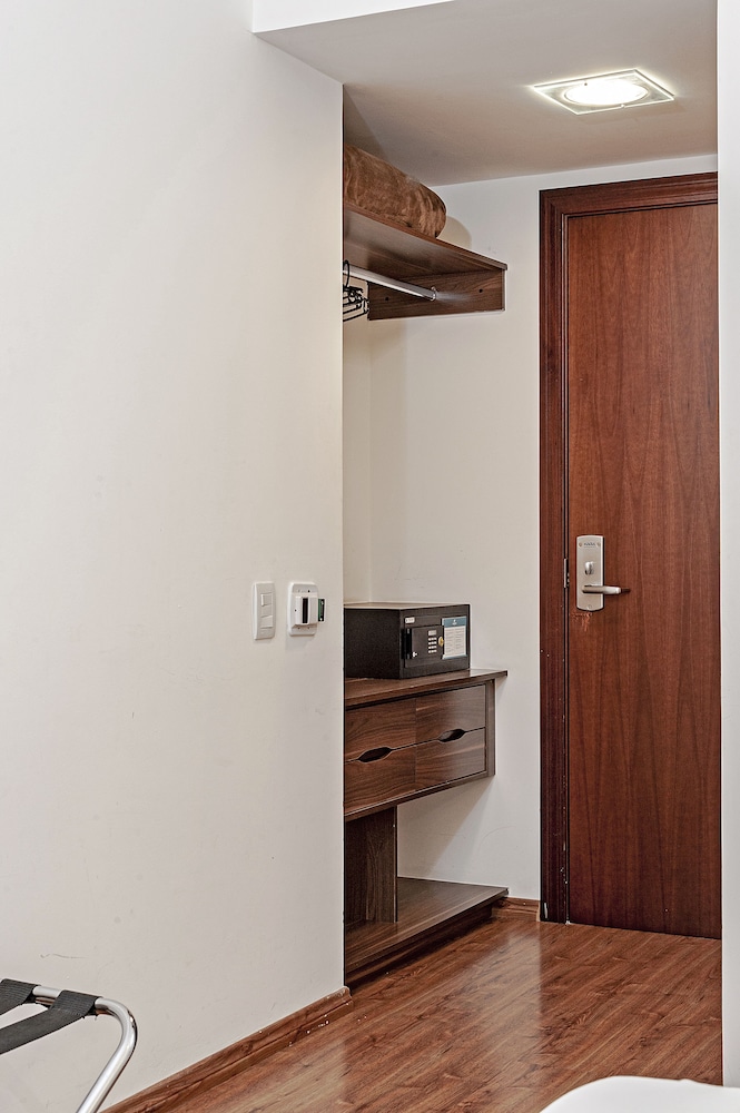 Firenze Business Hotel (ex Slaviero Essential Palhoca Viacatarina) 32/63