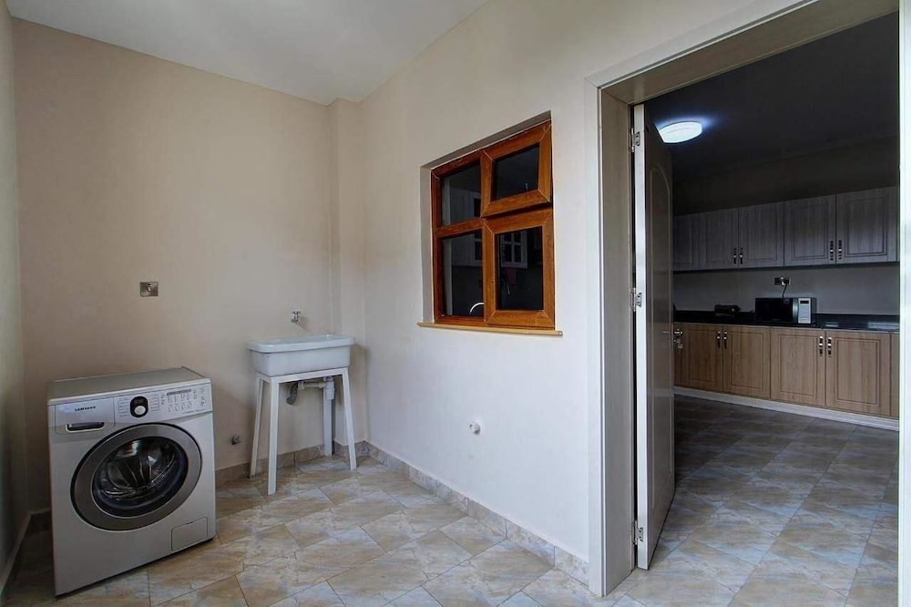 Fenesi Gardens Apartments 30/41