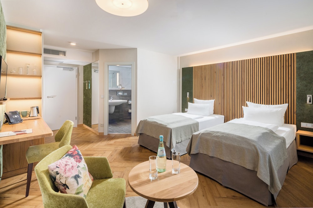 Parkhotel Guldene Berge 17/50