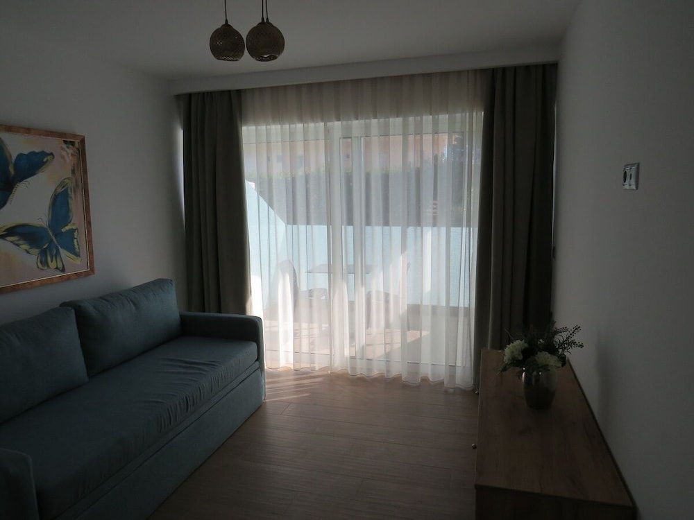 Sunshine Hotel Lardos 65/86