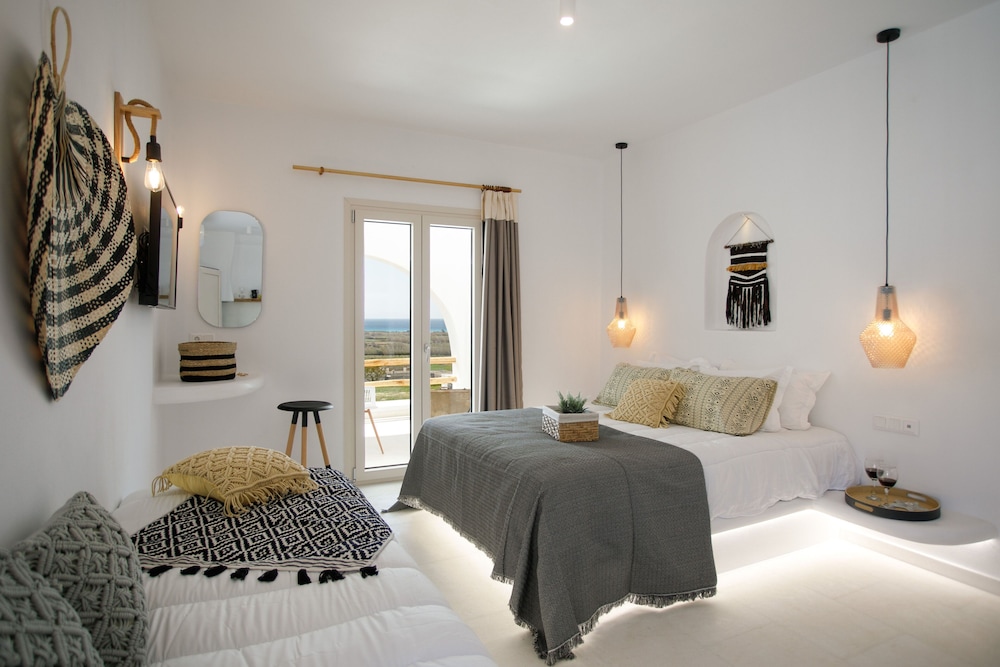 Naxos Earth Suites 24/59