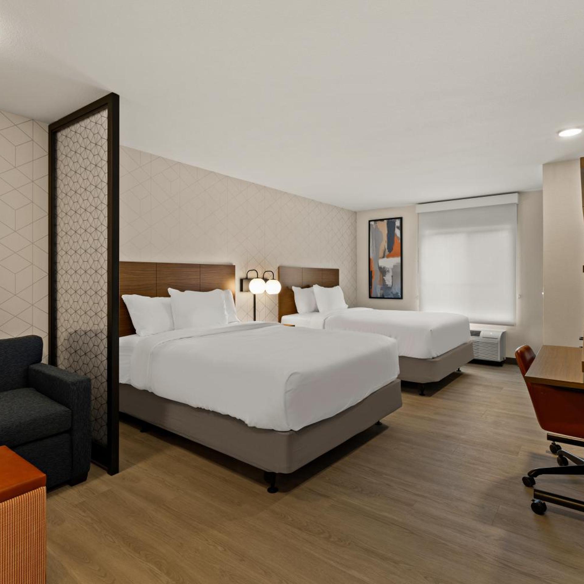 جناح بسريرين كوين بحوض استحمام لذوي الإعاقة، Everhome Suites Brownsville 6/10