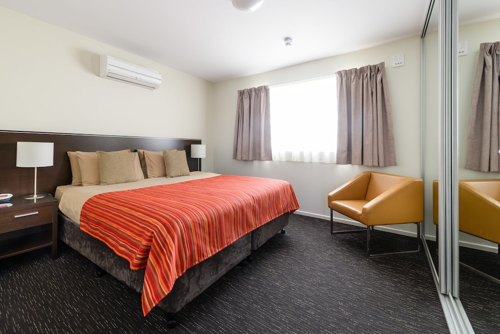 BAY VIEW VILLAS 25/64