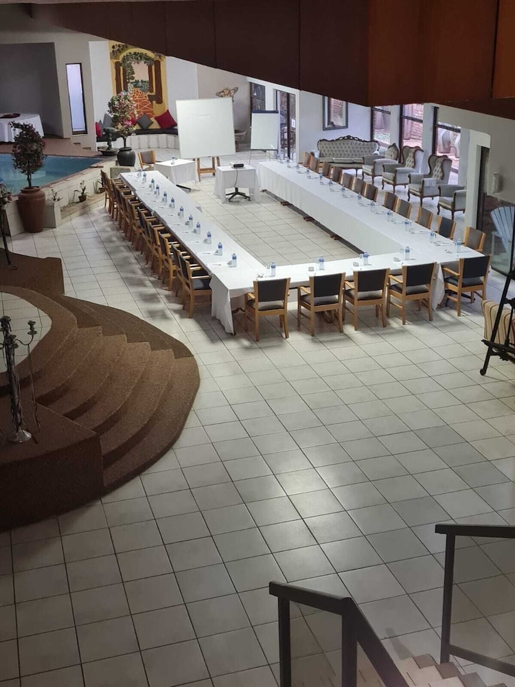 Pretoria North Lodge 35/43