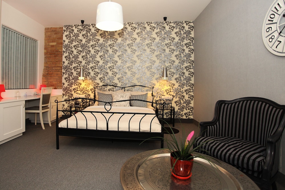 Moon Garden Art Hotel 13/70