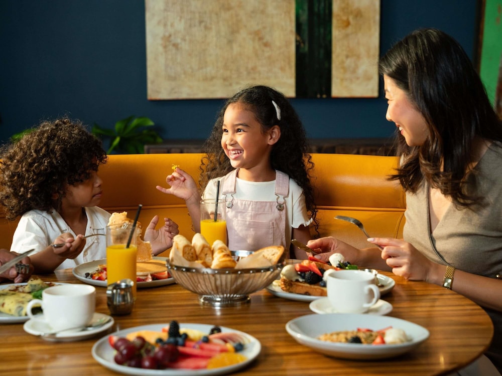 Hotel Sofitel Los Angeles at Beverly Hills 36/50