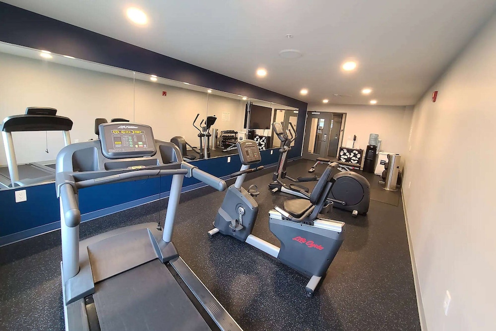 Microtel Inn and Suites by Wyndham Rehoboth Beach 39/62