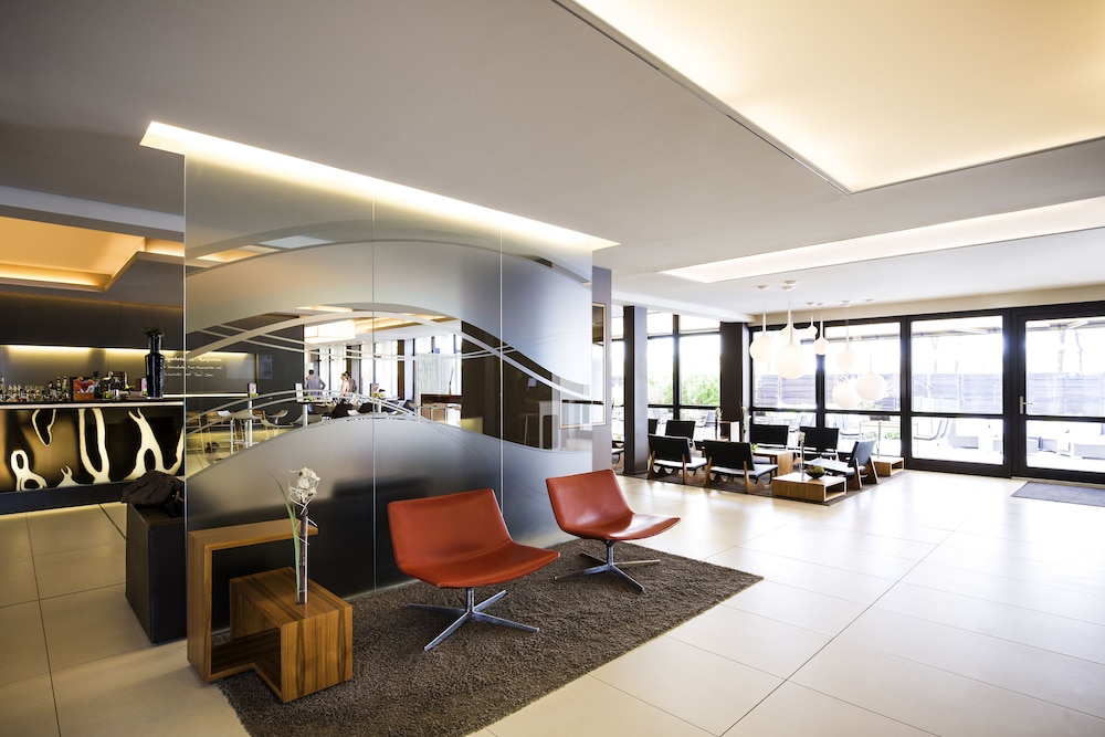 NOVOTEL NUERNBERG MESSEZENTRUM 32/58
