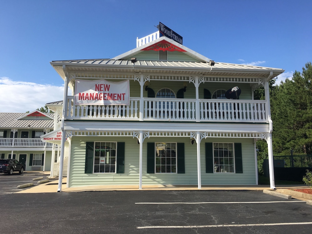Woodstream Inn 2/57
