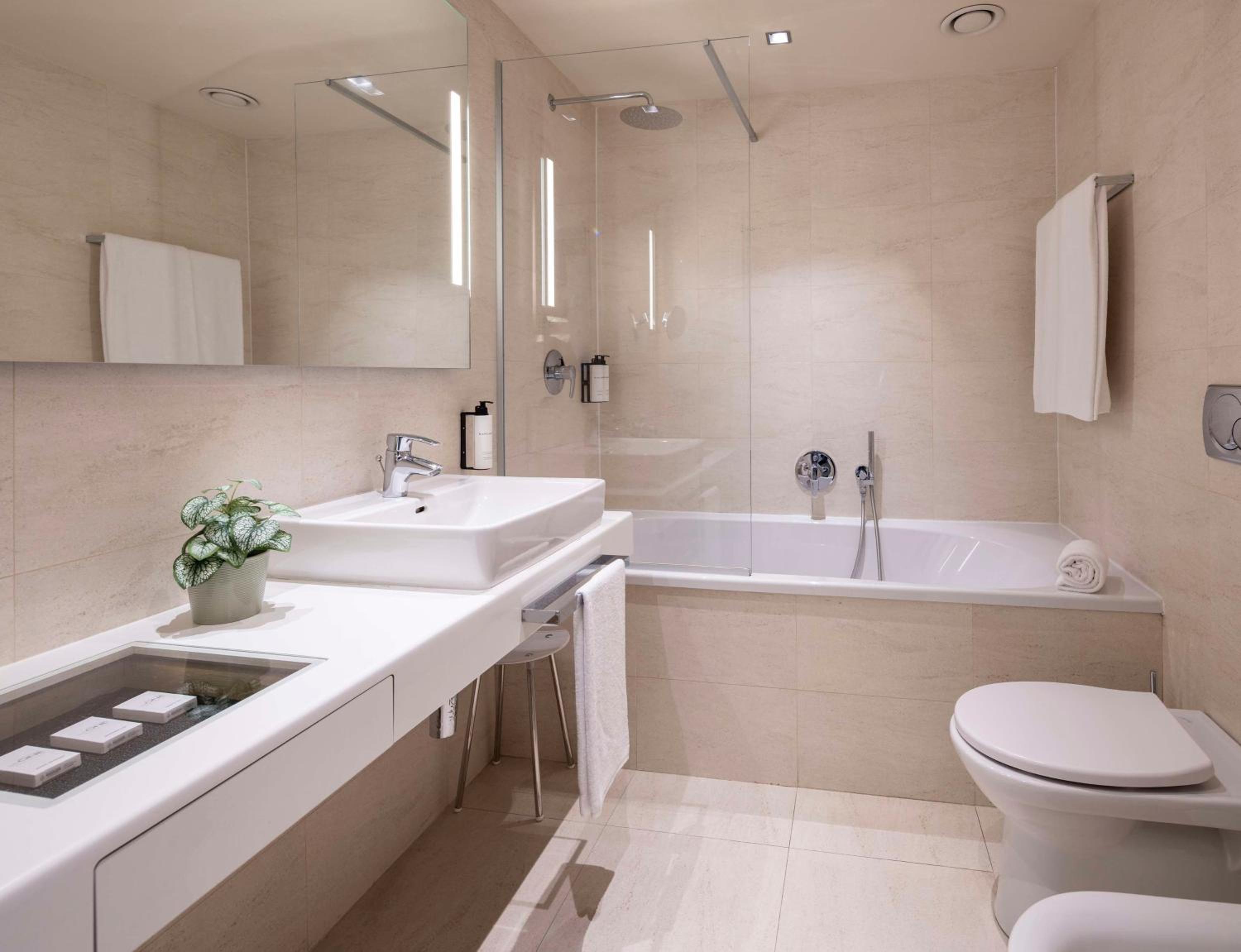 جناح جونيور ديلوكس، Best Western Plus Tower Hotel Bologna 8/9