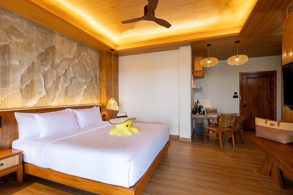 Sinae Phuket Luxury Hotel 20/78