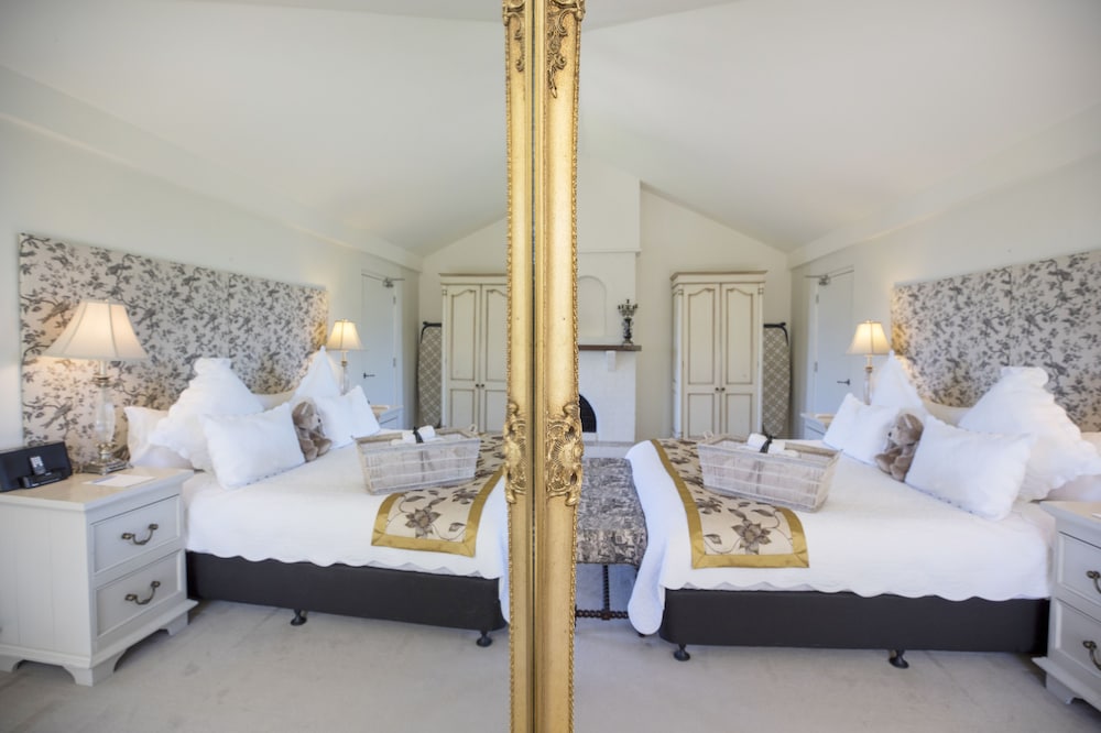 TOWER, SUITE