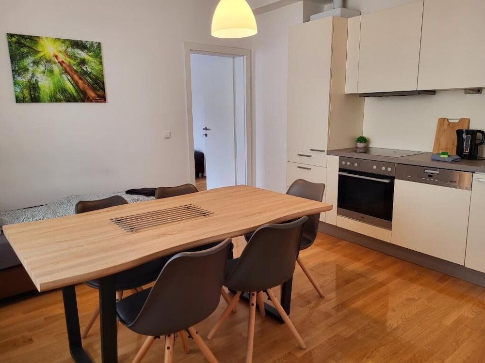 Real Living Apartments Vienna - Floridsdorfer 14/24