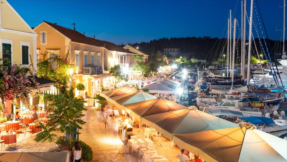 Fiscardonna Luxury Suites 3/50