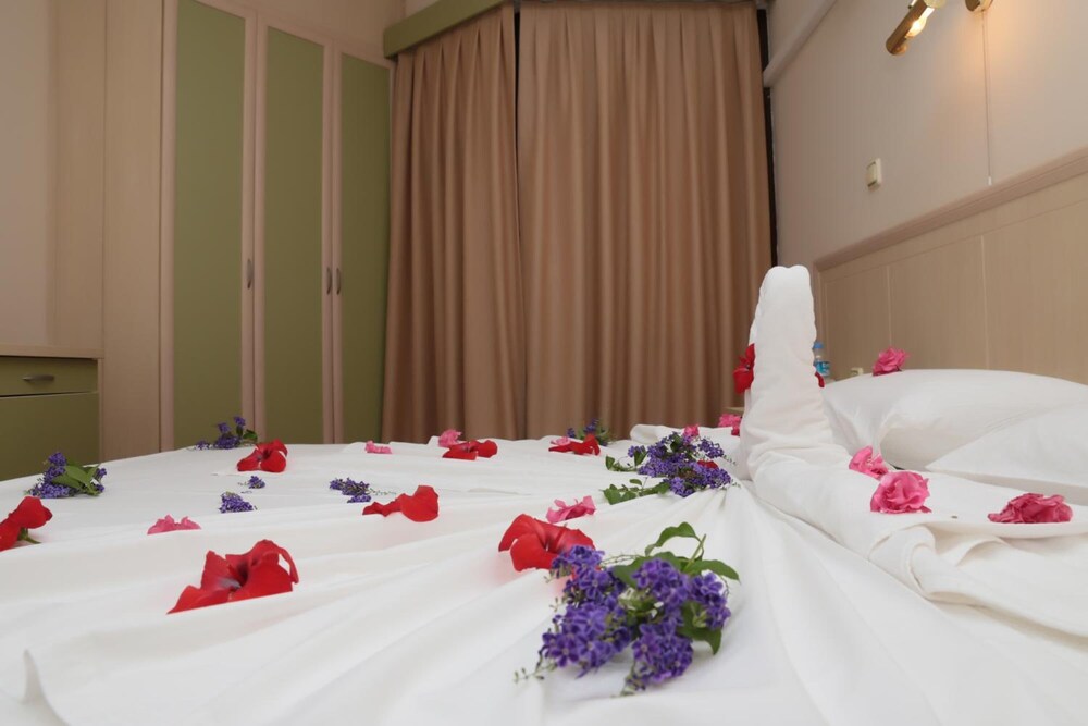 Ridvan Hotel 40/69