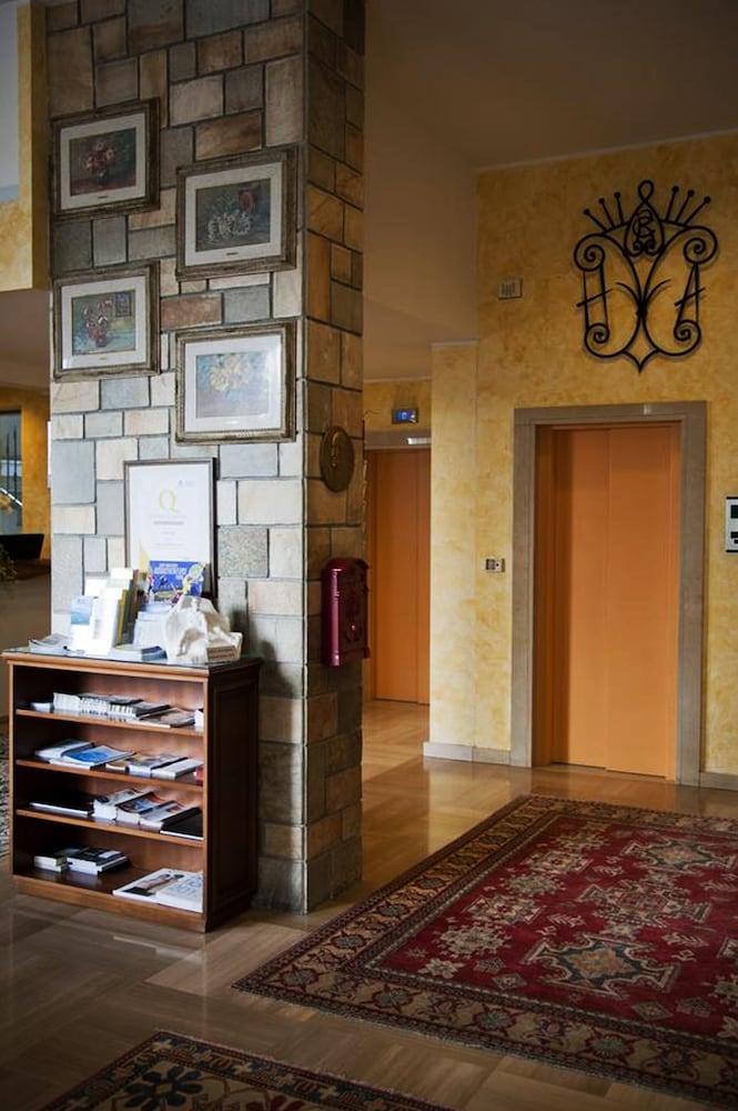 lobby