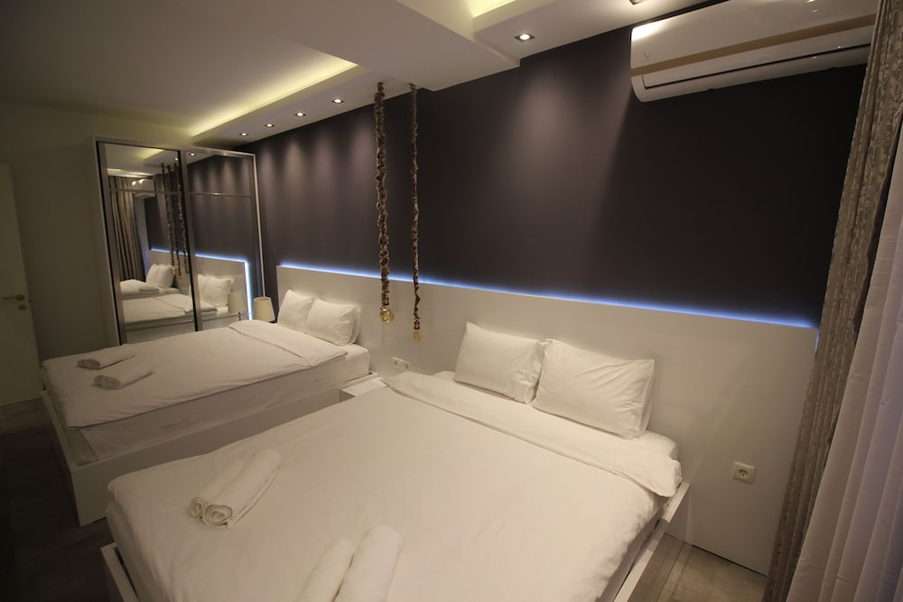 4 BEDROOMS, SUPERIOR, SUITE, BALCONY