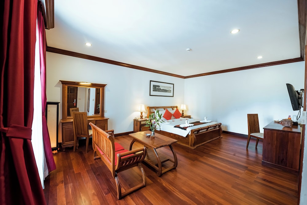 Royal Crown Hotel & Spa 40/70