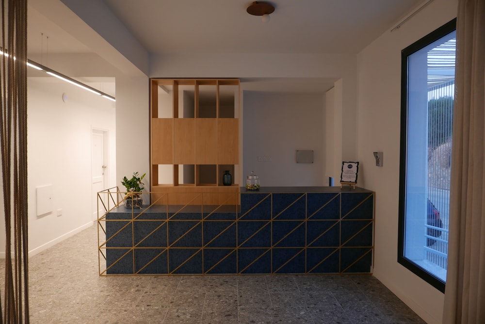 E.J Pyrgos Bay Hotel 5/41