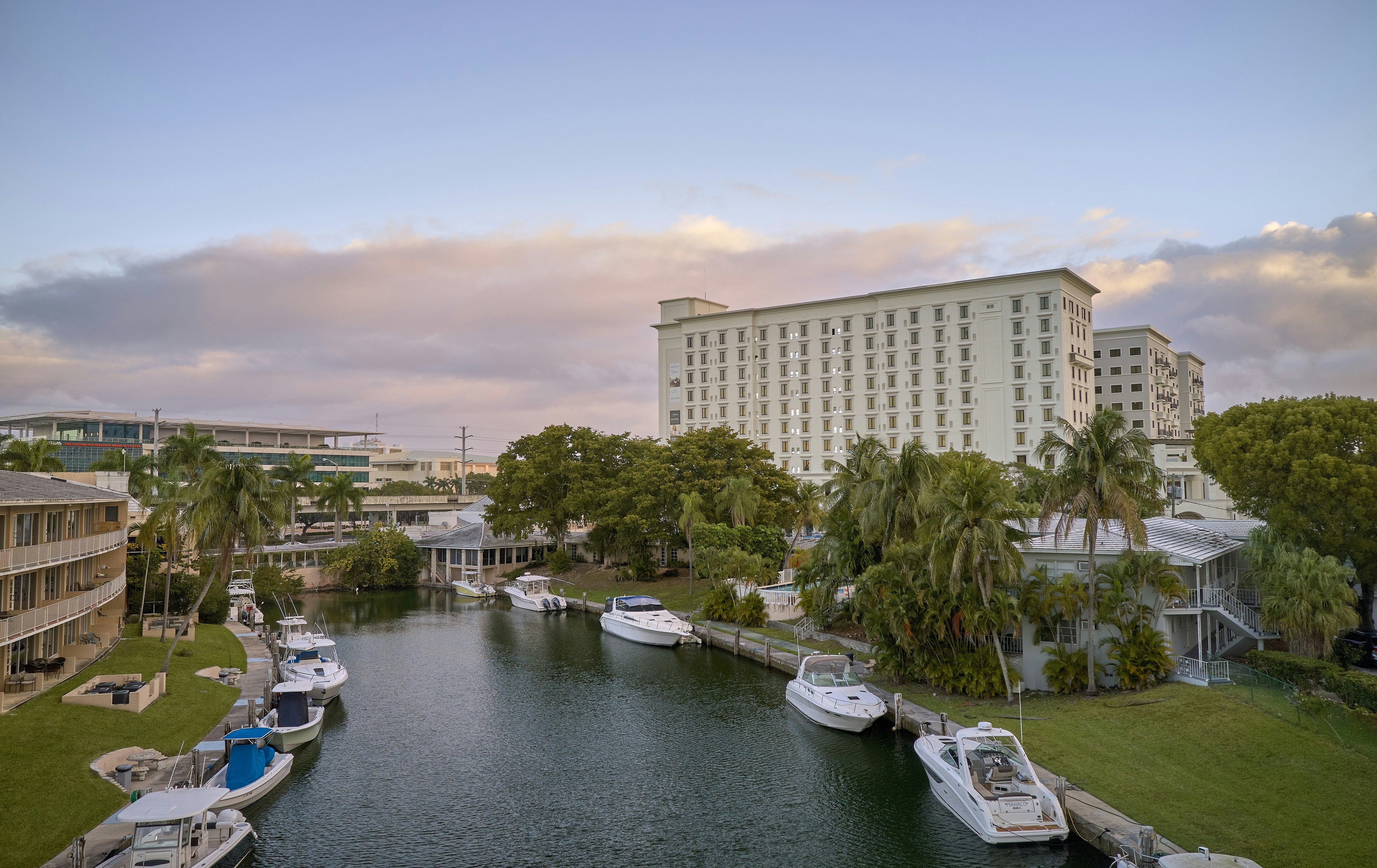 THesis Hotel Miami Coral Gables, Curio Collection by Hilton 76/80